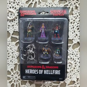 Netflix Stranger Things NECA D&D Heroes of Hellfire Figures Walmart Exclusive